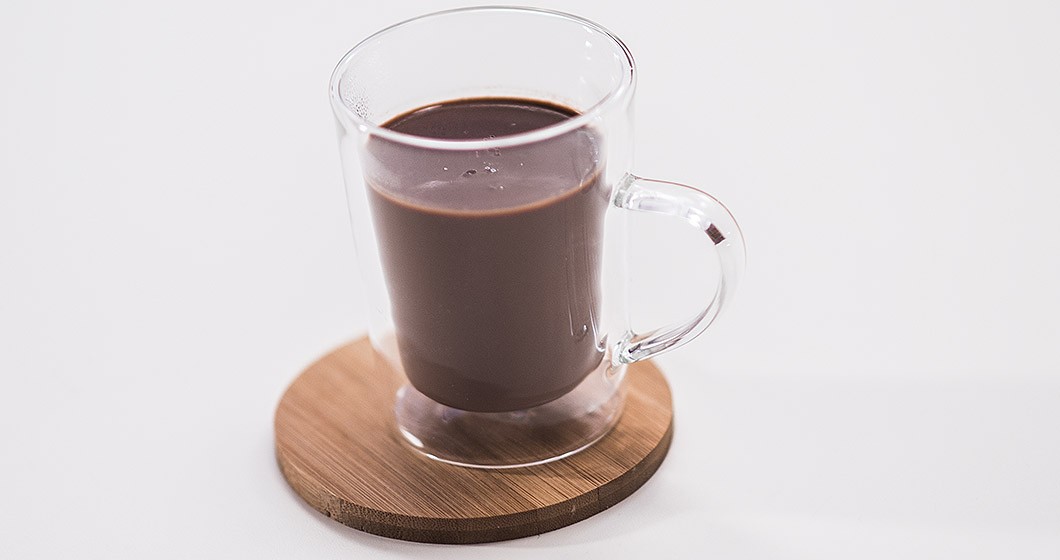 Vroča čokolada s kavo in kardamomom